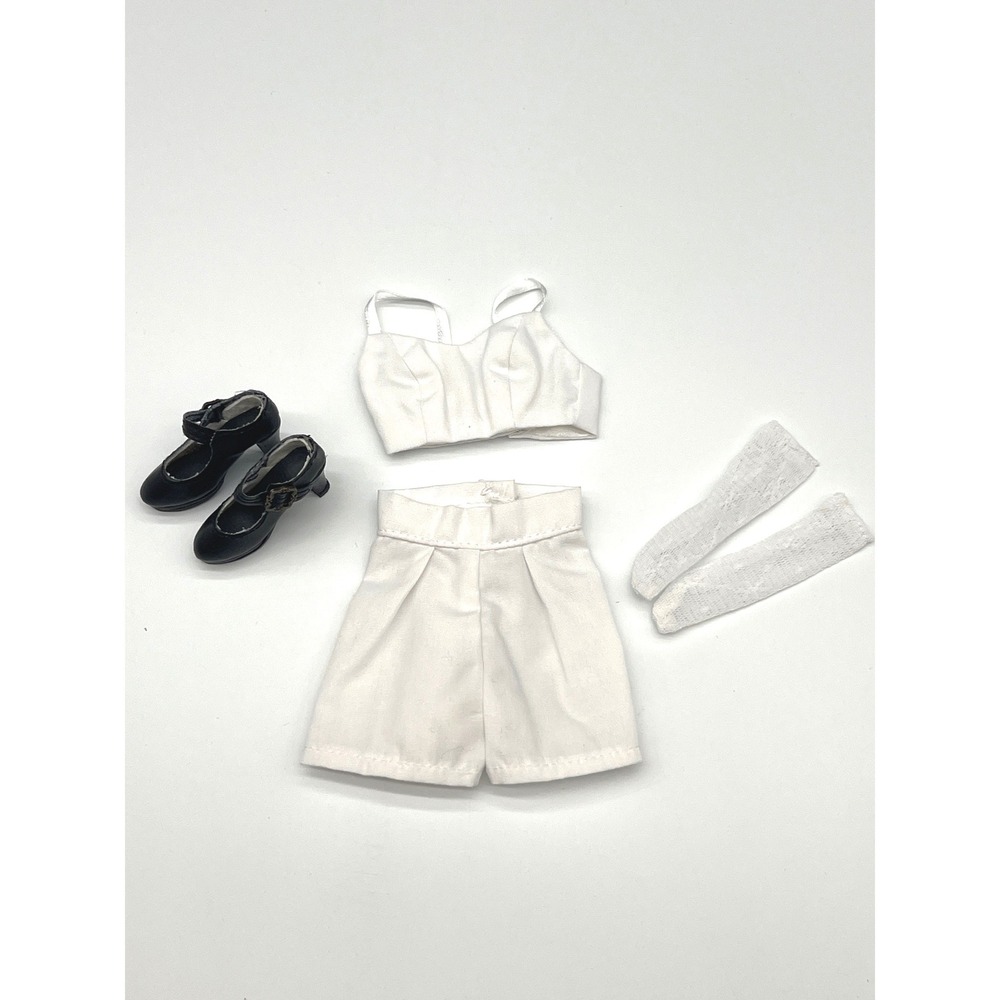 Tonner 16" Amber Stanhope "Essential Amber" Outfit Only